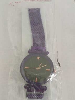 Purple Mesh Band Women's Quartz Watch